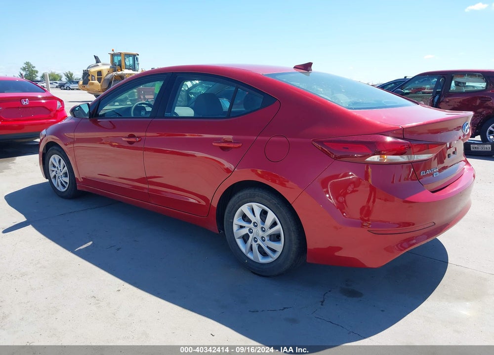 2018 HYUNDAI ELANTRA VIN: 5NPD74LF8JH379192