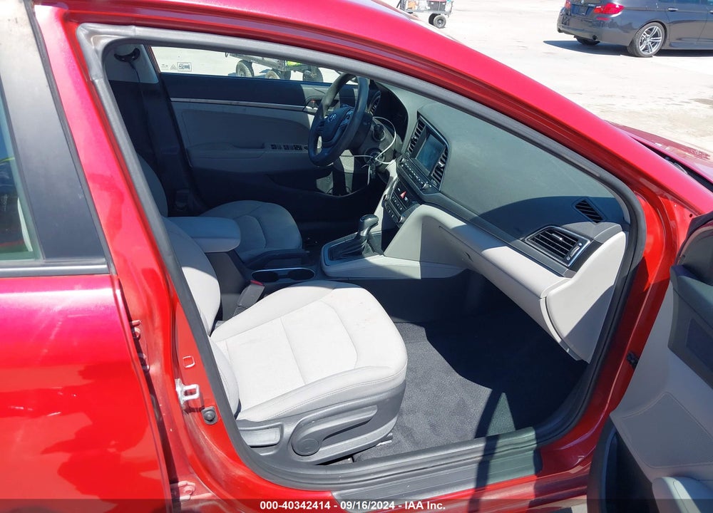 2018 HYUNDAI ELANTRA VIN: 5NPD74LF8JH379192