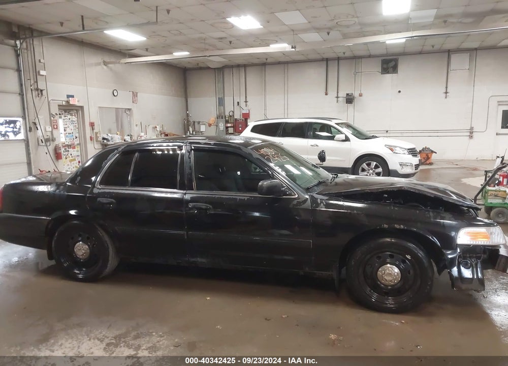 2011 FORD CROWN VICTORIA POLICE INTERCEPTOR VIN: 2FABP7BVXBX112353