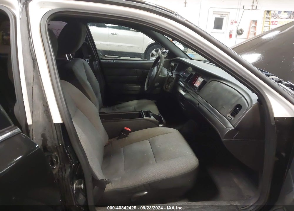 2011 FORD CROWN VICTORIA POLICE INTERCEPTOR VIN: 2FABP7BVXBX112353