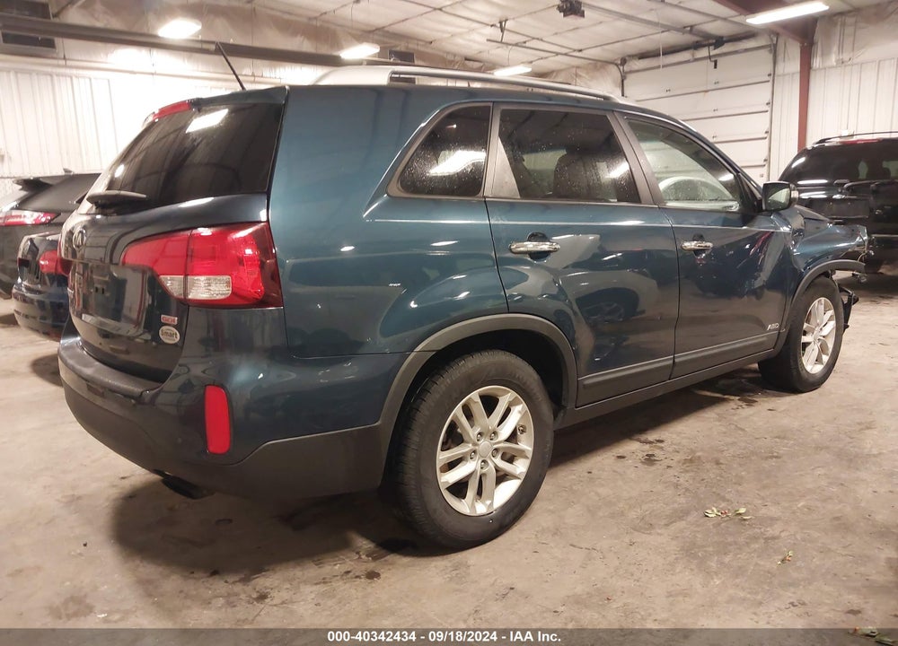 2014 KIA SORENTO LX VIN: 5XYKTCA62EG544960