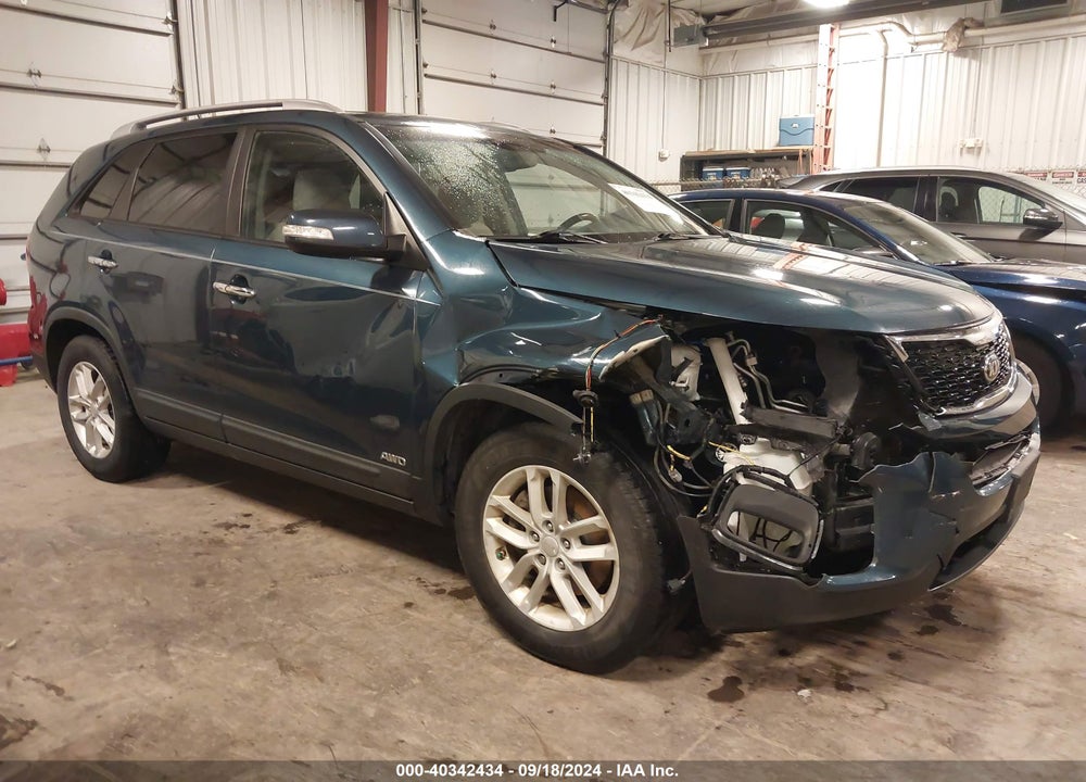 2014 KIA SORENTO LX VIN: 5XYKTCA62EG544960