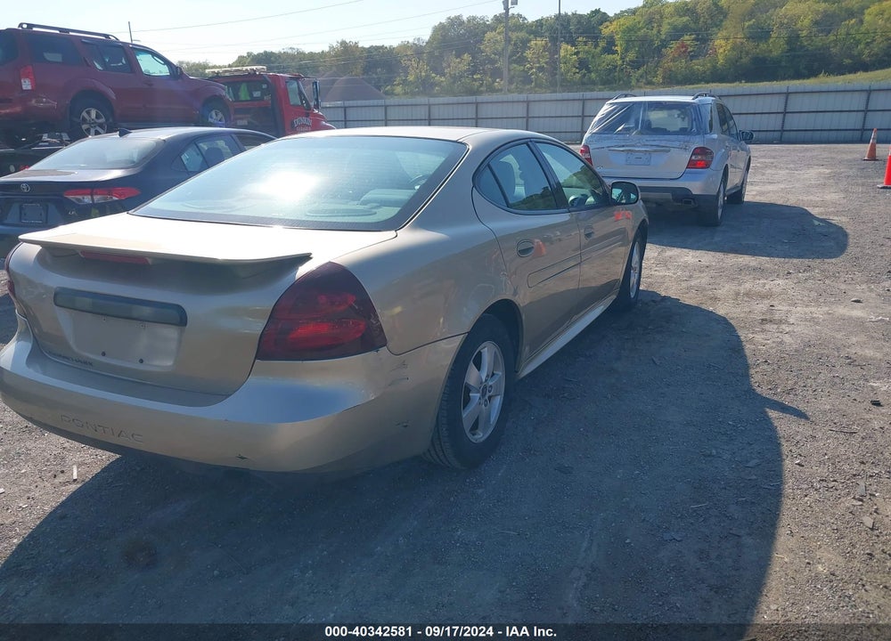 2005 PONTIAC GRAND PRIX VIN: 2G2WP522451257390