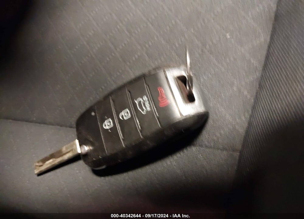 2019 KIA SORENTO 2.4L L VIN: 5XYPG4A3XKG477610