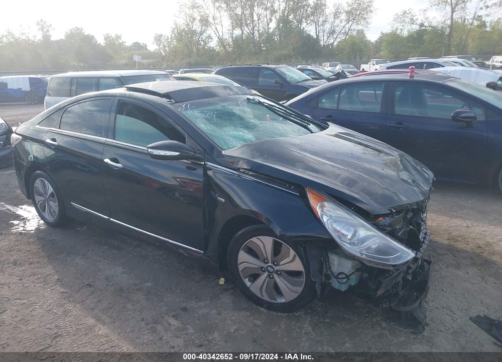 2015 HYUNDAI SONATA HYBRID LIMITED VIN: KMHEC4A45FA123040