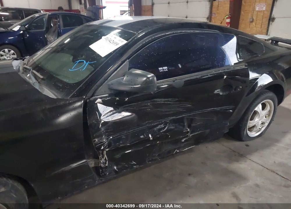 2005 FORD MUSTANG V6 DELUXE/V6 PREMIUM VIN: 1ZVFT80N955139076