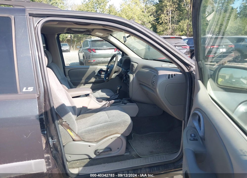 2004 CHEVROLET TRAILBLAZER LS VIN: 1GNDT13S142380740