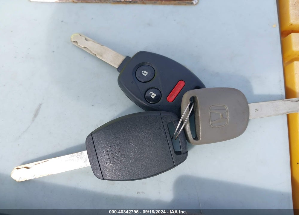 2006 HONDA PILOT EX-L VIN: 2HKYF187X6H557406