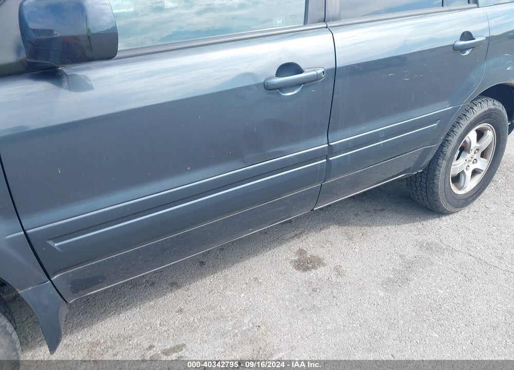 2006 HONDA PILOT EX-L VIN: 2HKYF187X6H557406