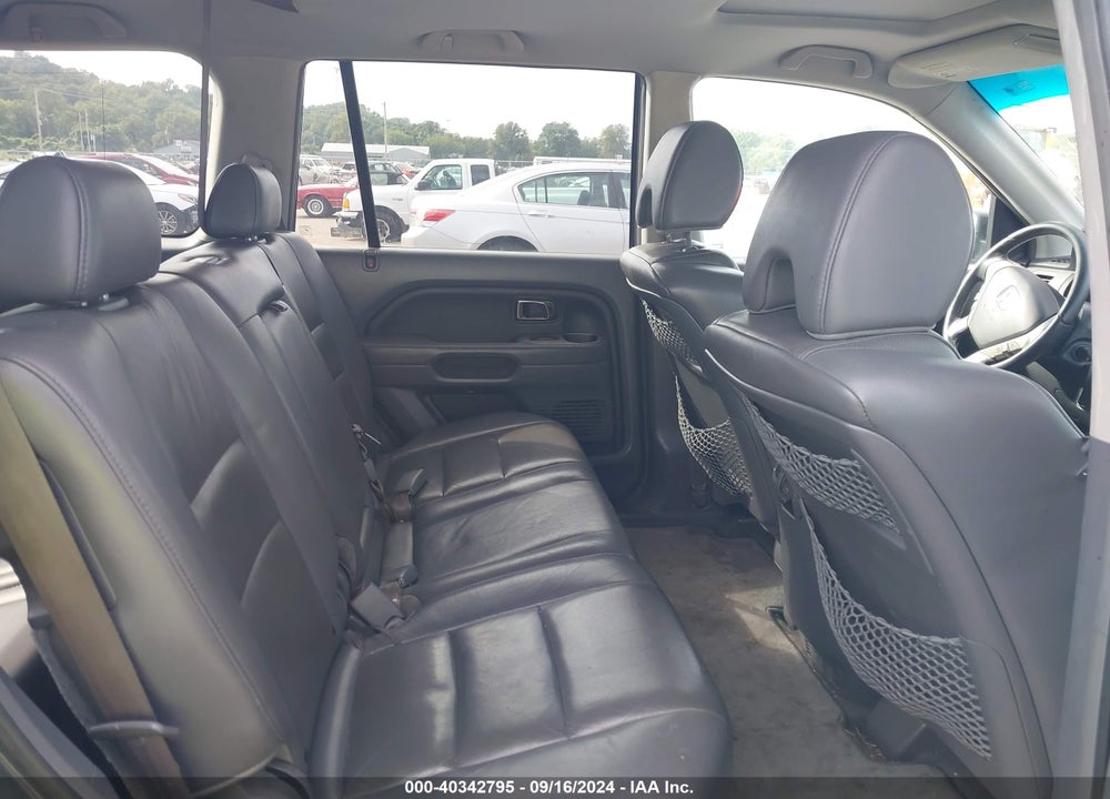2006 HONDA PILOT EX-L VIN: 2HKYF187X6H557406