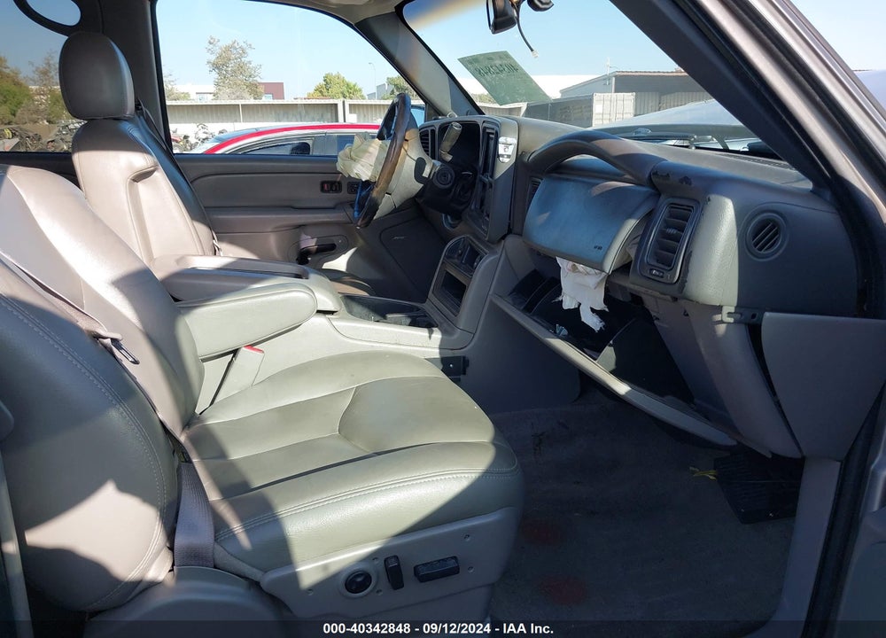 2005 CHEVROLET SUBURBAN 1500 Z71 VIN: 3GNEC16Z35G157427