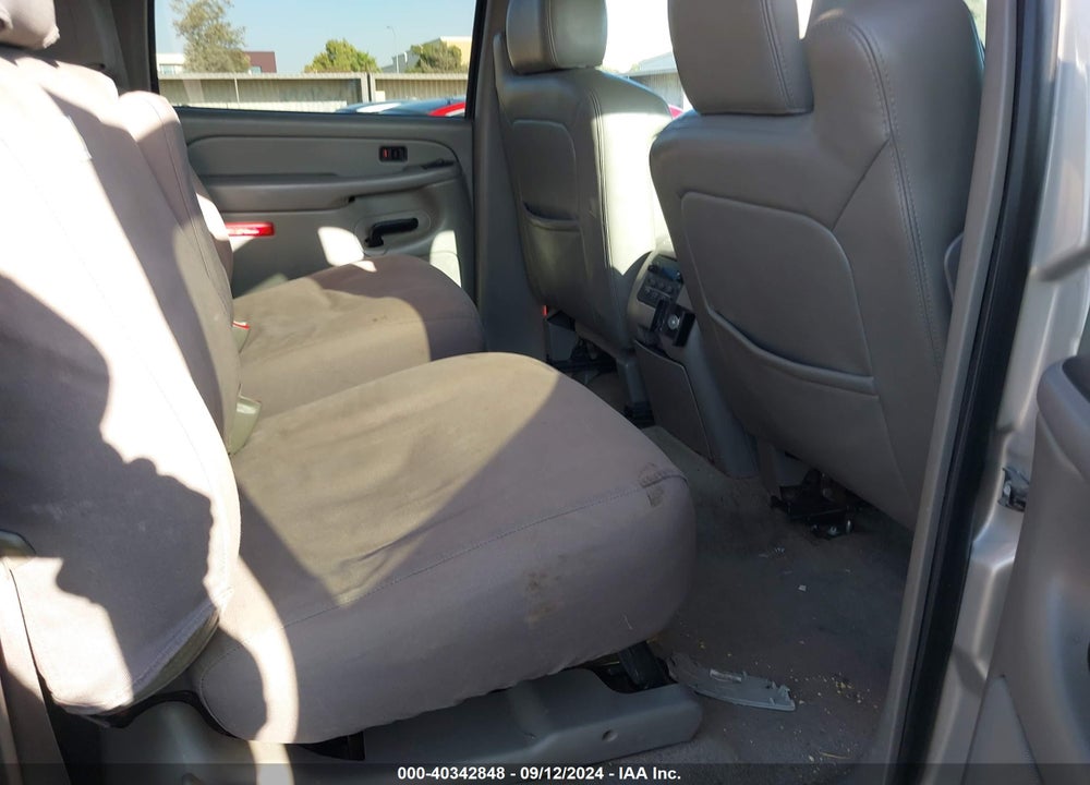2005 CHEVROLET SUBURBAN 1500 Z71 VIN: 3GNEC16Z35G157427