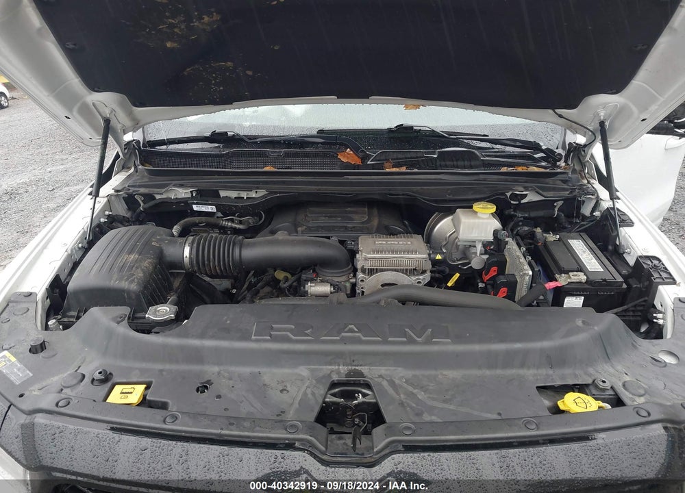 2020 RAM 1500 LAIE  4X4 5'7 BOX VIN: 1C6SRFJT5LN130896