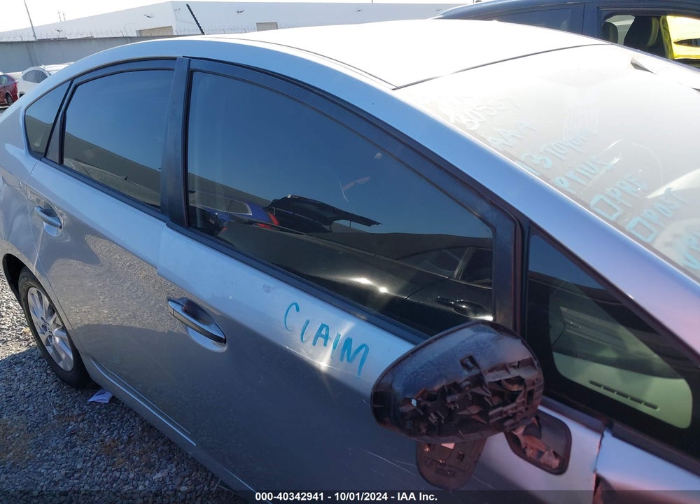 2013 TOYOTA PRIUS PLUG-IN VIN: JTDKN3DP8D3033853
