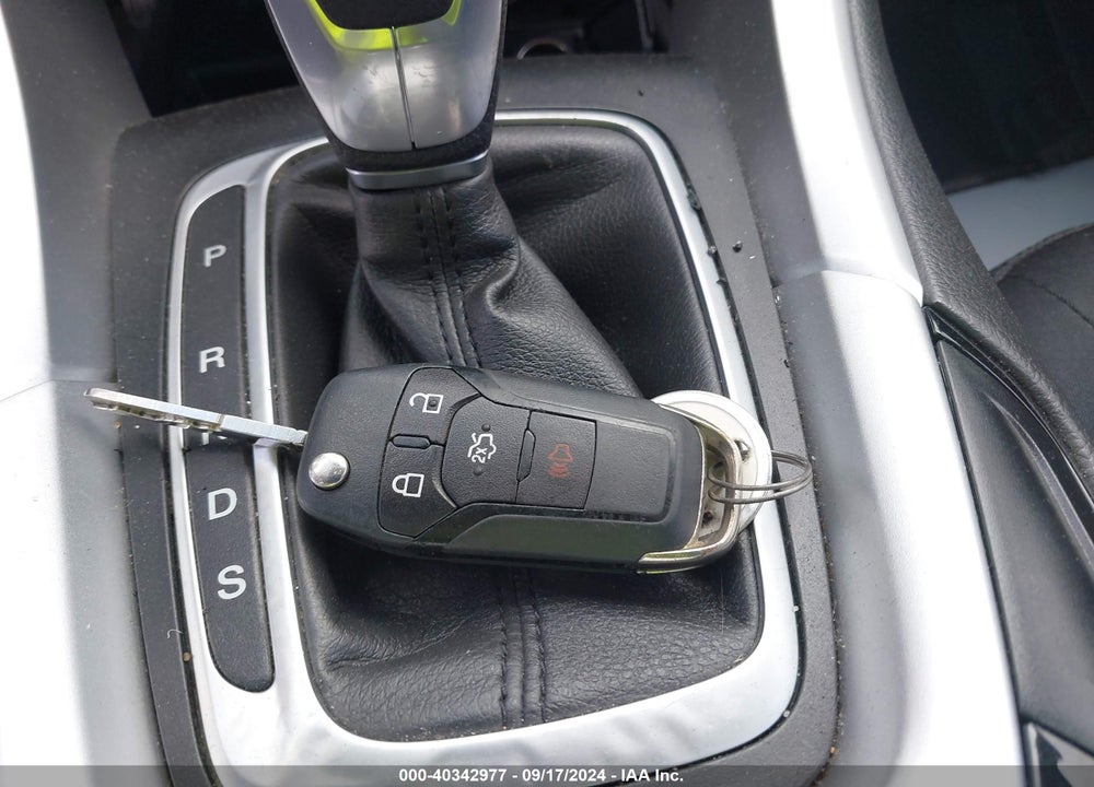 2013 FORD FUSION SE VIN: 3FA6P0H75DR208927