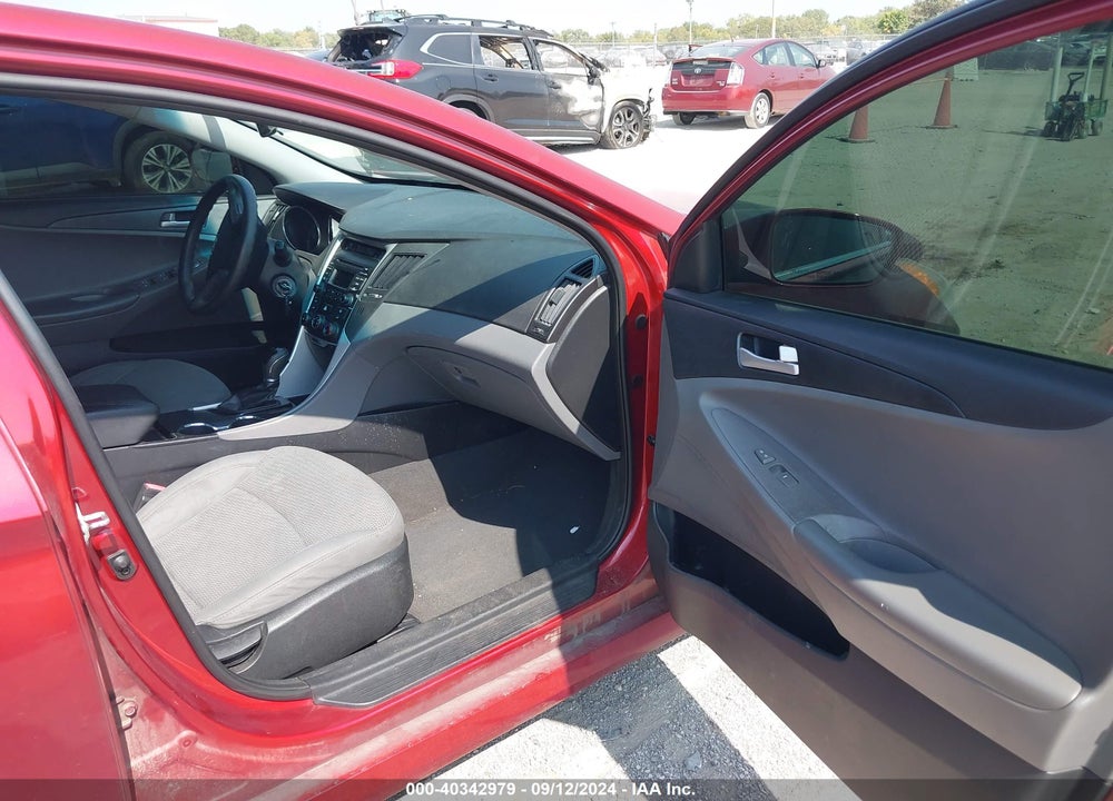 2014 HYUNDAI SONATA GLS VIN: 5NPEB4AC3EH907383