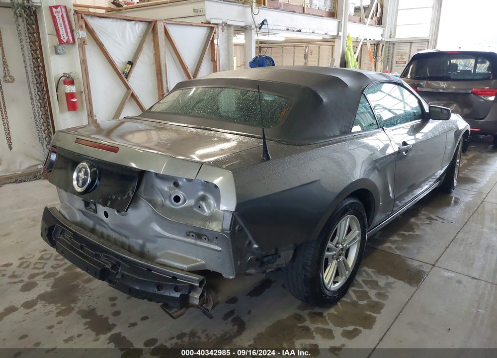 2014 FORD MUSTANG V6 VIN: 1ZVBP8EM8E5239978