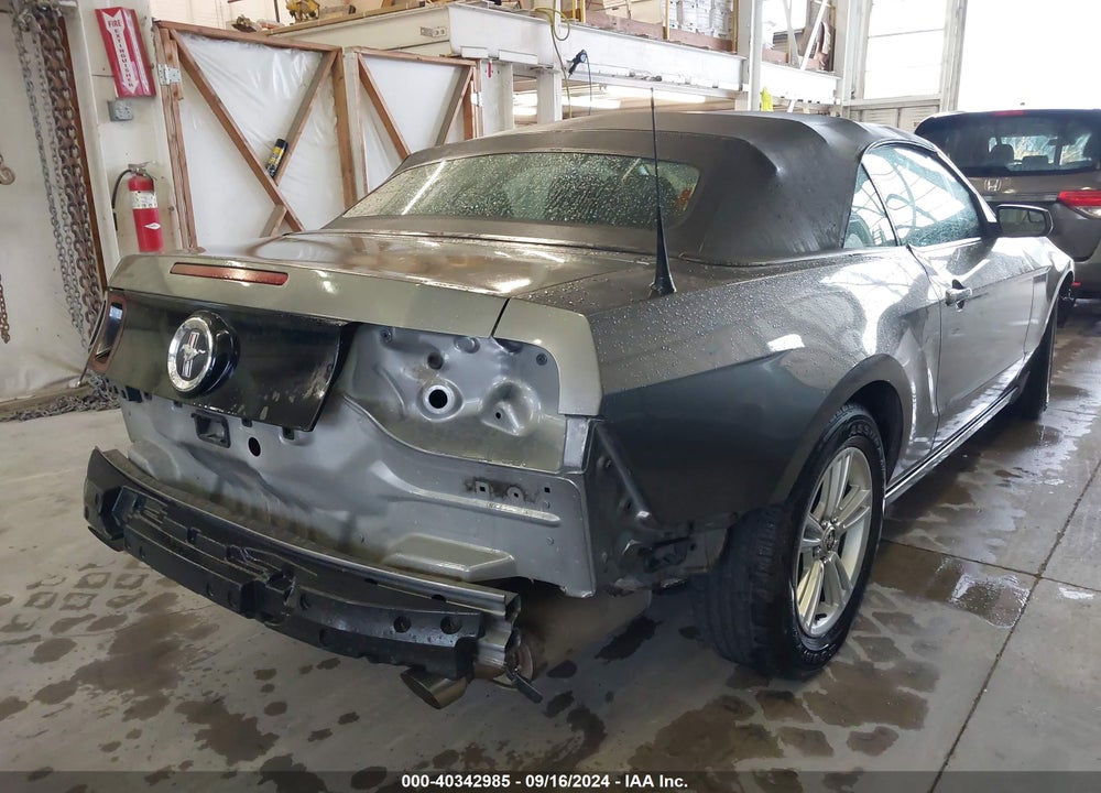 2014 FORD MUSTANG V6 VIN: 1ZVBP8EM8E5239978