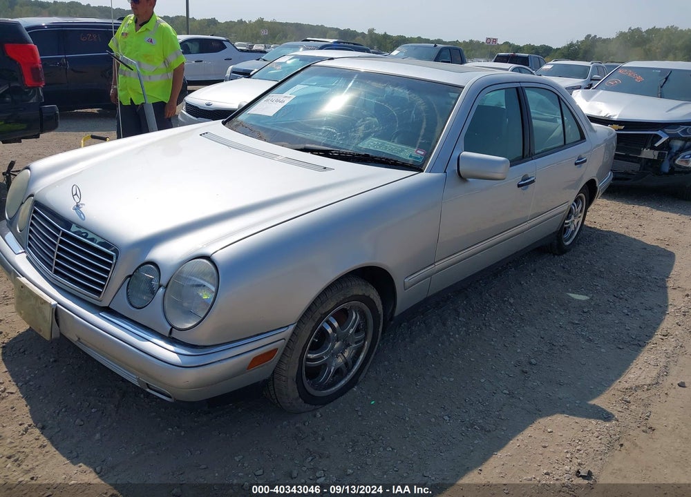 1999 MERCEDES-BENZ E 320 AWD VIN: WDBJF82H2XX020898