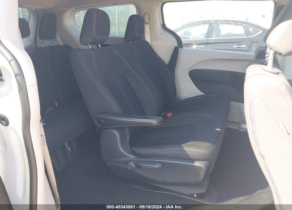 2020 CHRYSLER VOYAGER L VIN: 2C4RC1AG2LR282149