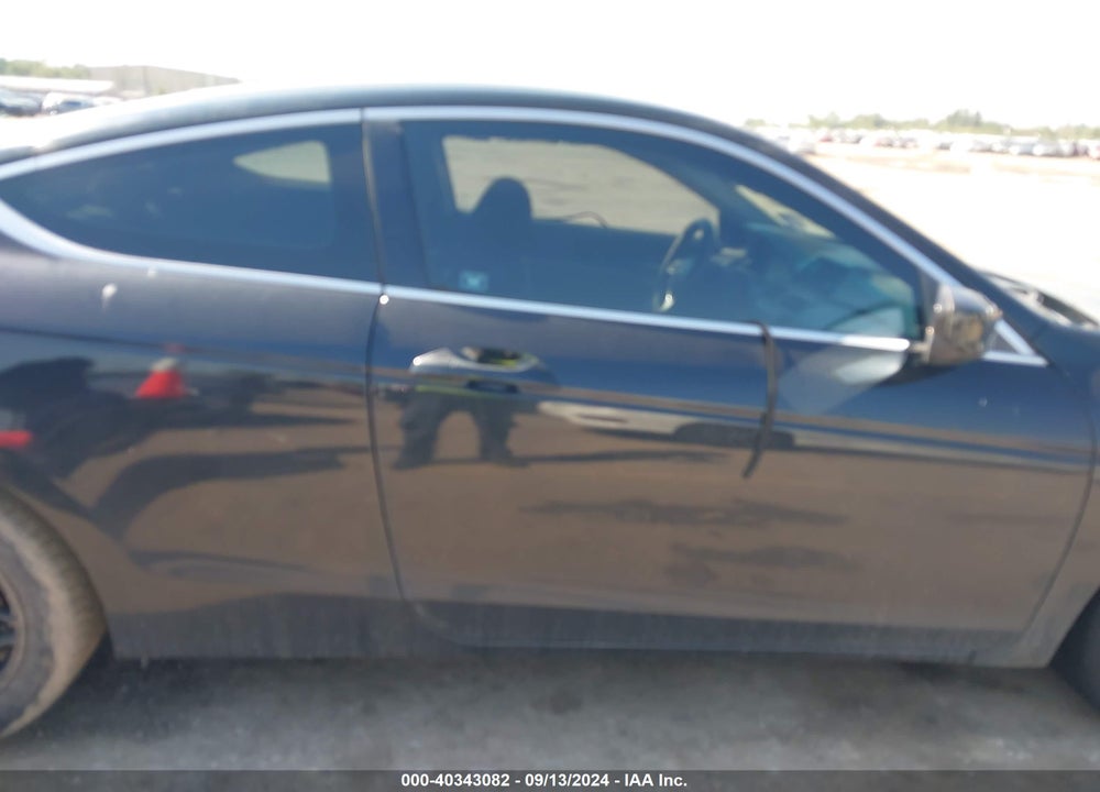 2011 HONDA ACCORD 2.4 EX VIN: 1HGCS1B77BA006643