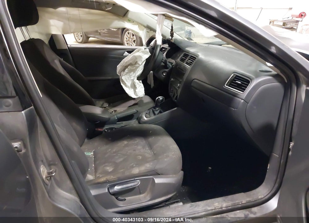2014 VOLKSWAGEN JETTA 2.0L S VIN: 3VW2K7AJ7EM275109