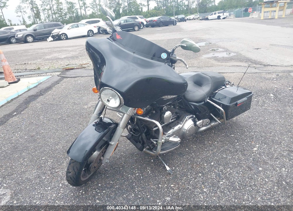 2013 HARLEY-DAVIDSON FLHX STREET GLIDE VIN: 1HD1KBM18DB670174