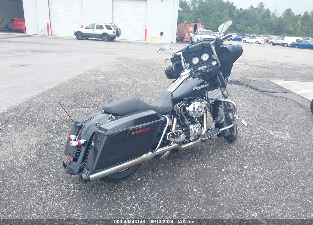 2013 HARLEY-DAVIDSON FLHX STREET GLIDE VIN: 1HD1KBM18DB670174