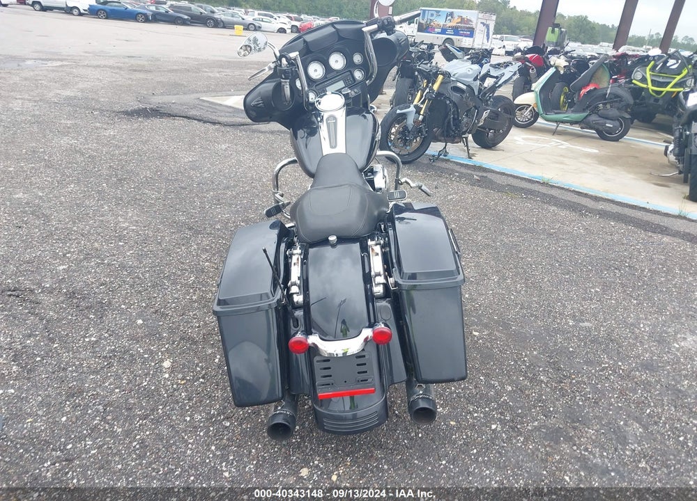 2013 HARLEY-DAVIDSON FLHX STREET GLIDE VIN: 1HD1KBM18DB670174