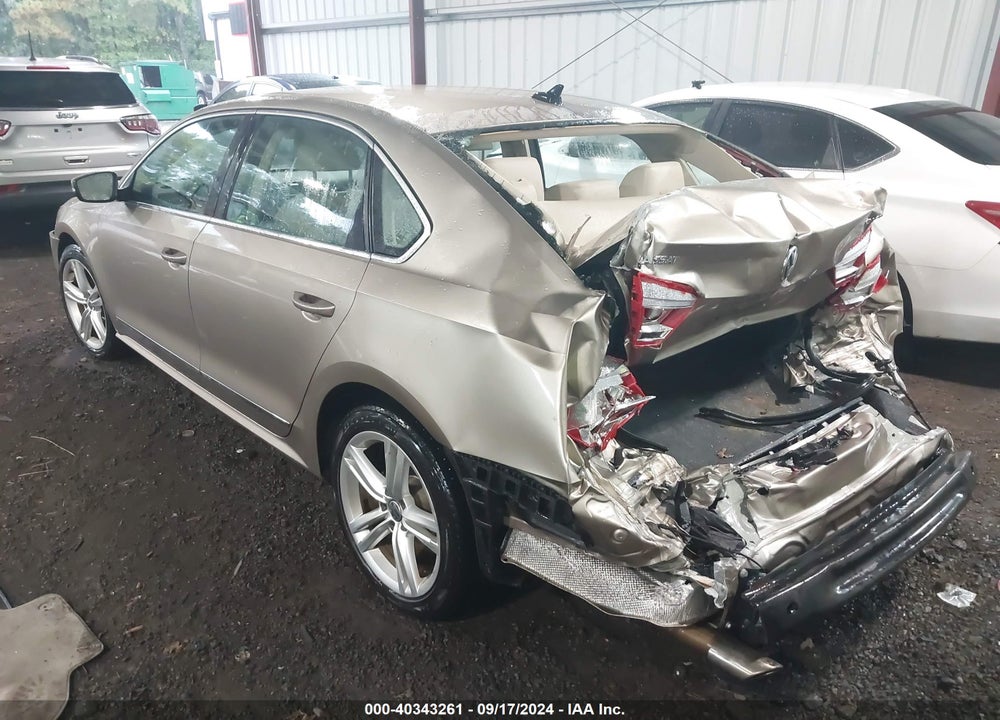 2015 VOLKSWAGEN PASSAT 2.0L TDI SEL PREMIUM VIN: 1VWCV7A37FC052195