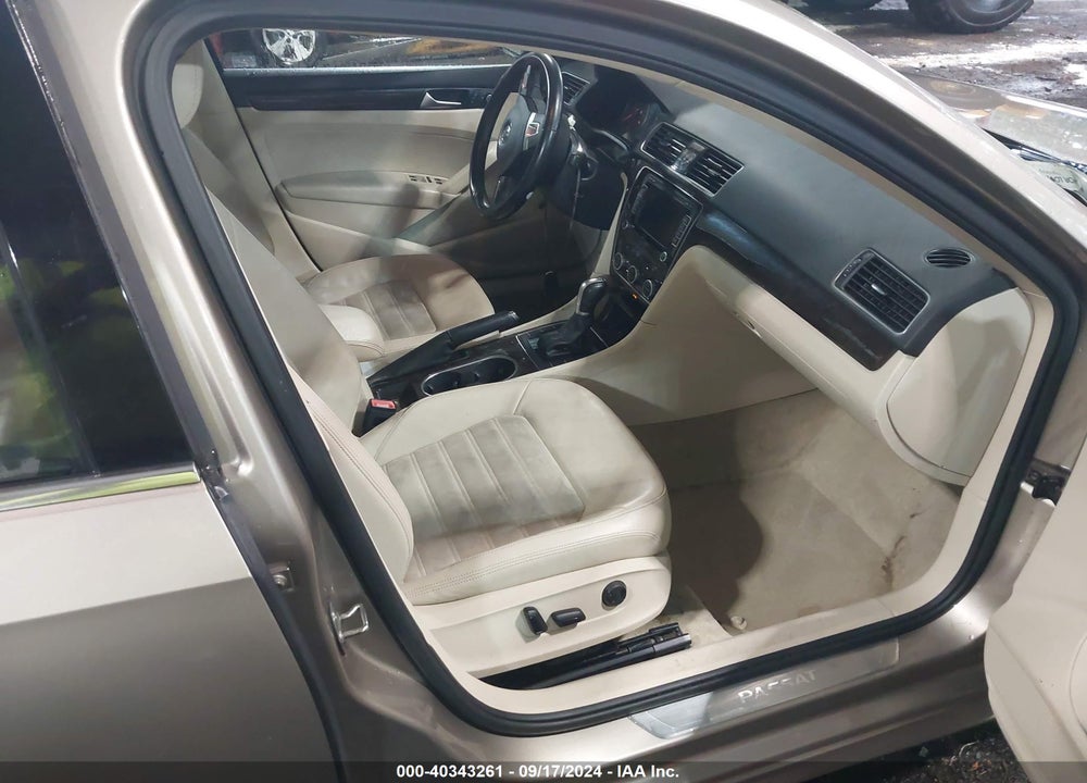 2015 VOLKSWAGEN PASSAT 2.0L TDI SEL PREMIUM VIN: 1VWCV7A37FC052195