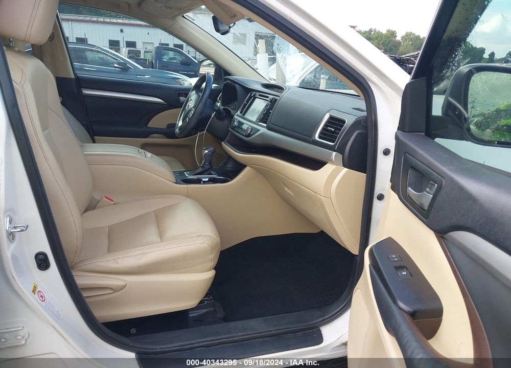 2014 TOYOTA HIGHLANDER XLE V6 VIN: 5TDKKRFH9ES019347