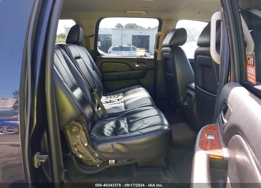 2014 CHEVROLET SUBURBAN 1500 LT VIN: 1GNSKJE76ER246429