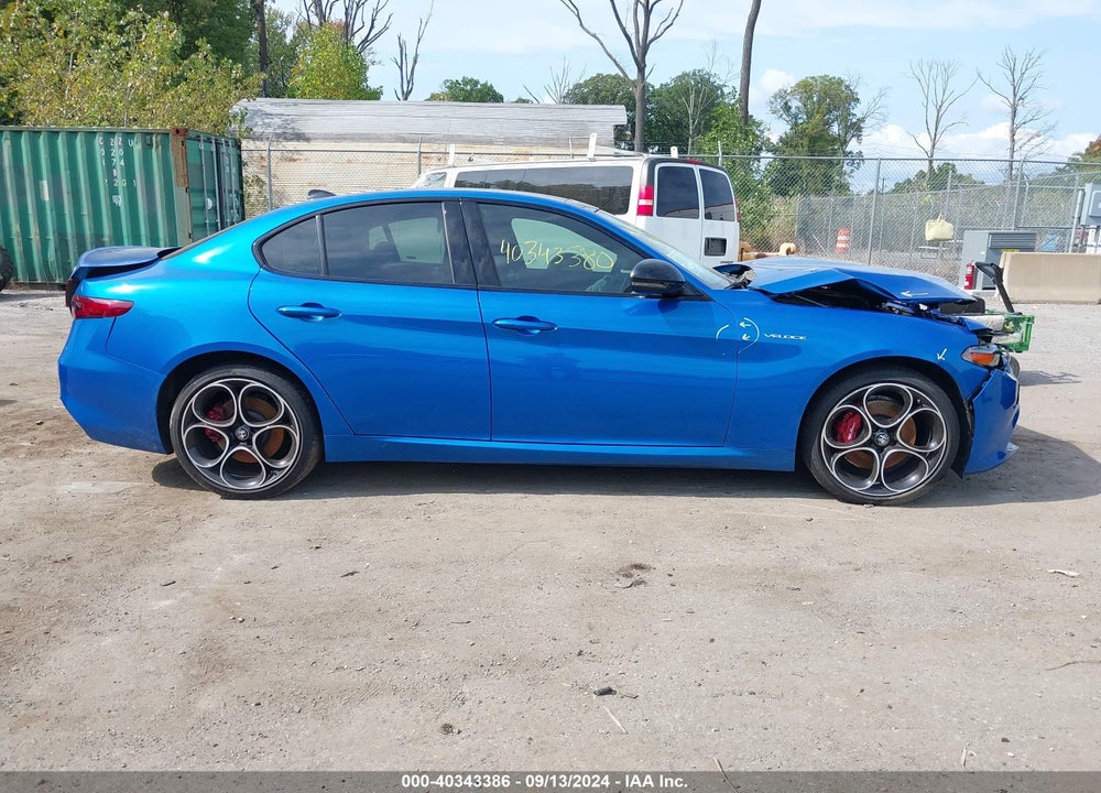 2022 ALFA ROMEO GIULIA VELOCE AWD VIN: ZARFANBN6N7665535