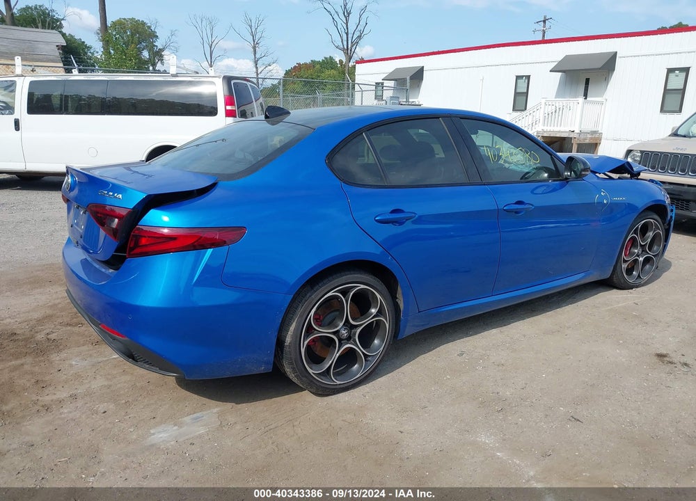 2022 ALFA ROMEO GIULIA VELOCE AWD VIN: ZARFANBN6N7665535