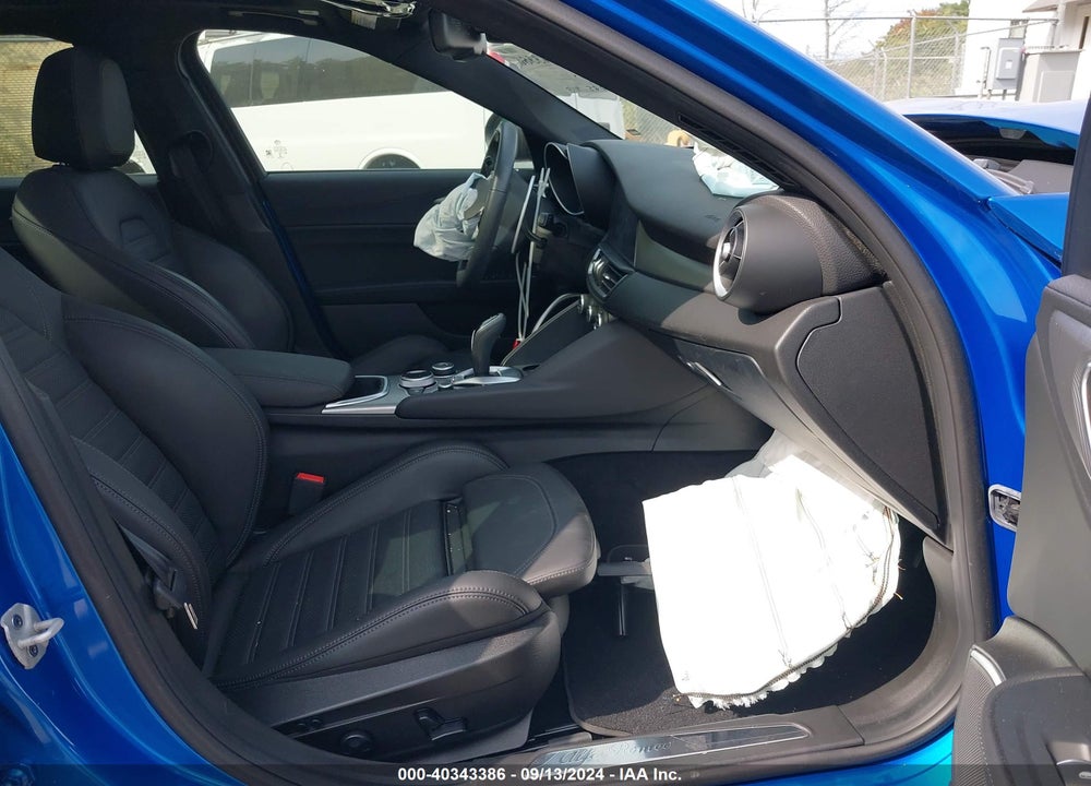 2022 ALFA ROMEO GIULIA VELOCE AWD VIN: ZARFANBN6N7665535