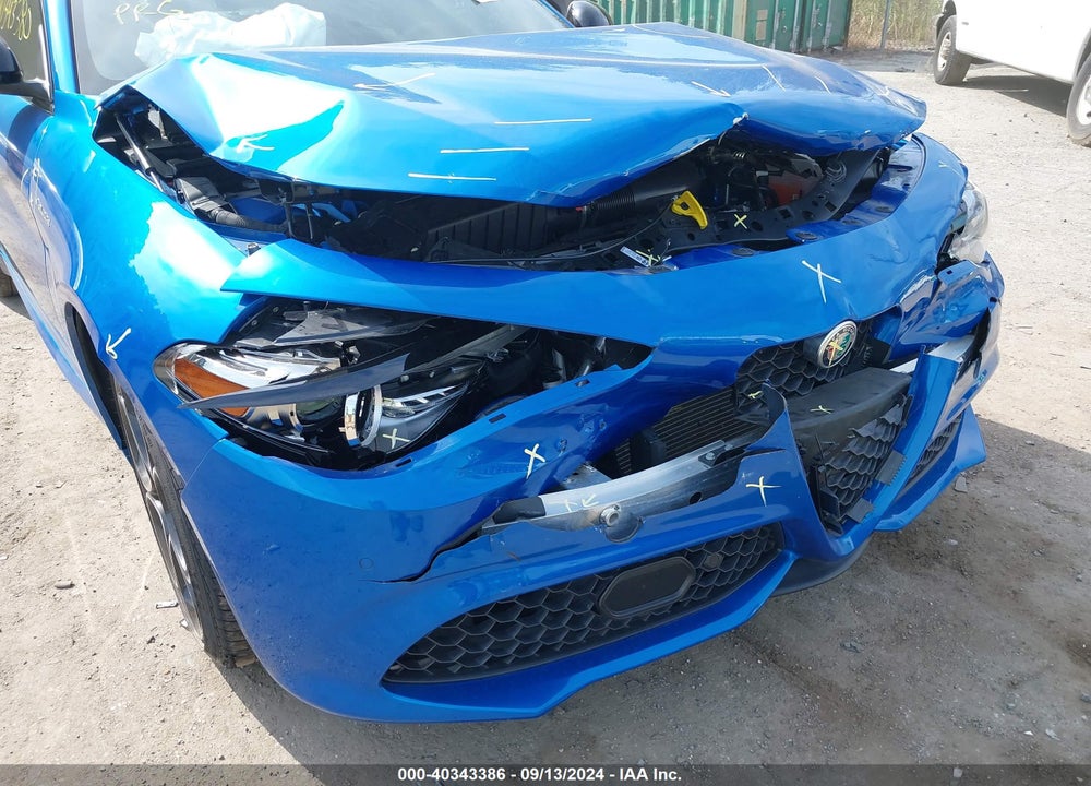 2022 ALFA ROMEO GIULIA VELOCE AWD VIN: ZARFANBN6N7665535