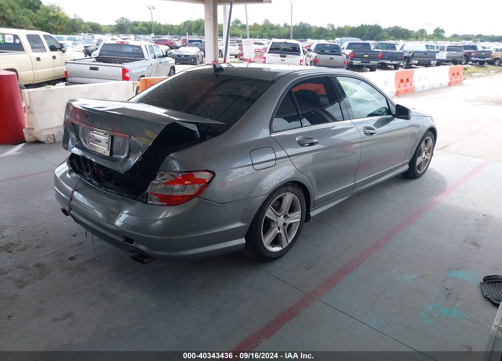 2010 MERCEDES-BENZ C 300 LUXURY/SPORT VIN: WDDGF5EB1AR109414