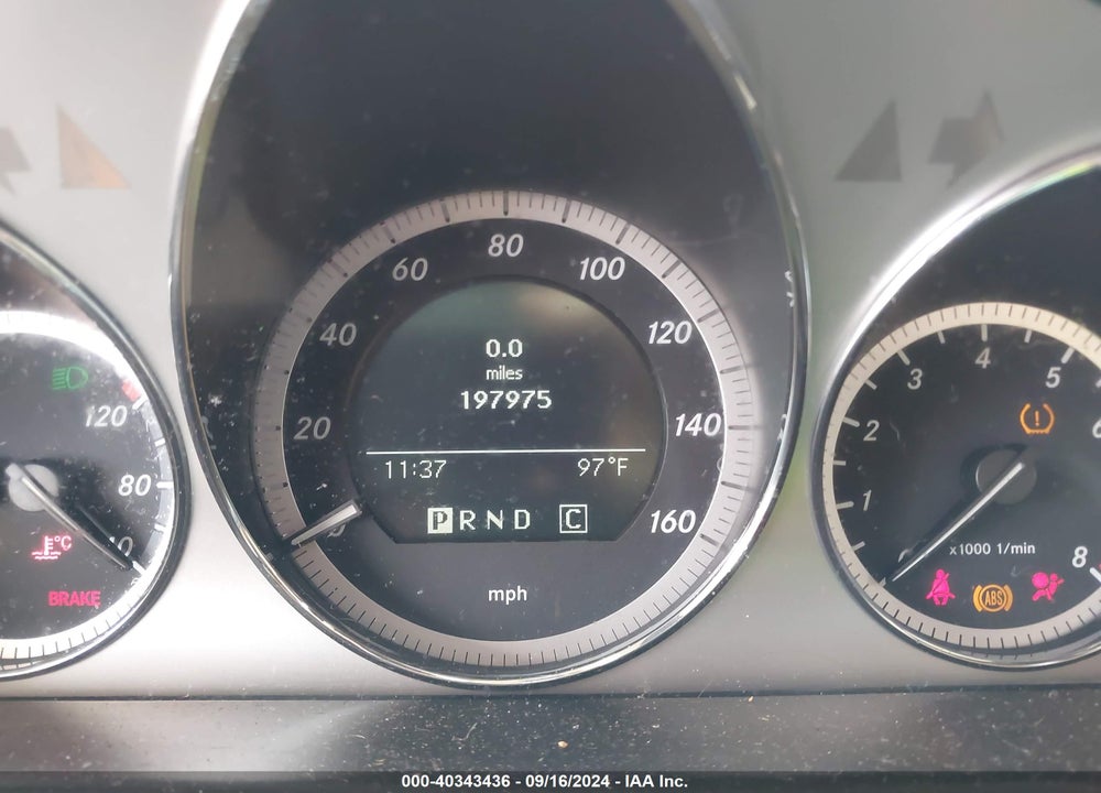 2010 MERCEDES-BENZ C 300 LUXURY/SPORT VIN: WDDGF5EB1AR109414