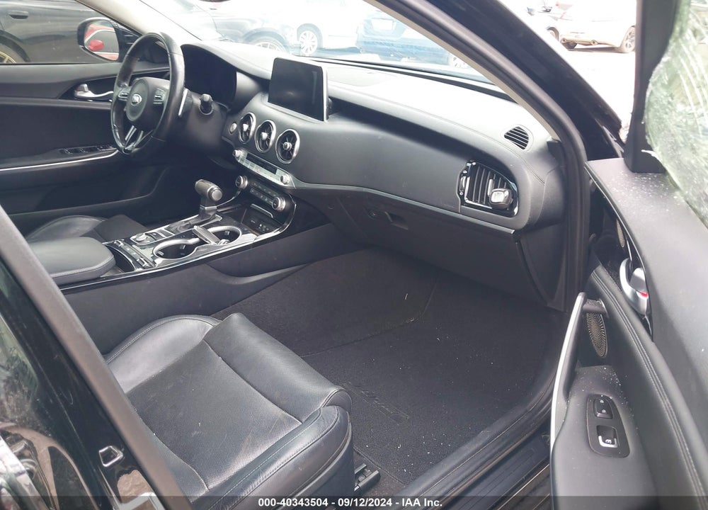 2018 KIA STINGER PREMIUM VIN: KNAE25LA4J6014822