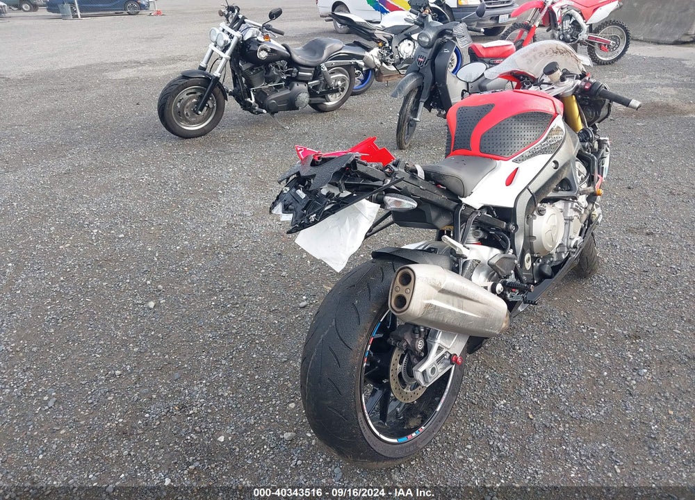2015 BMW S 1000 RR VIN: WB10D2108FZ352565