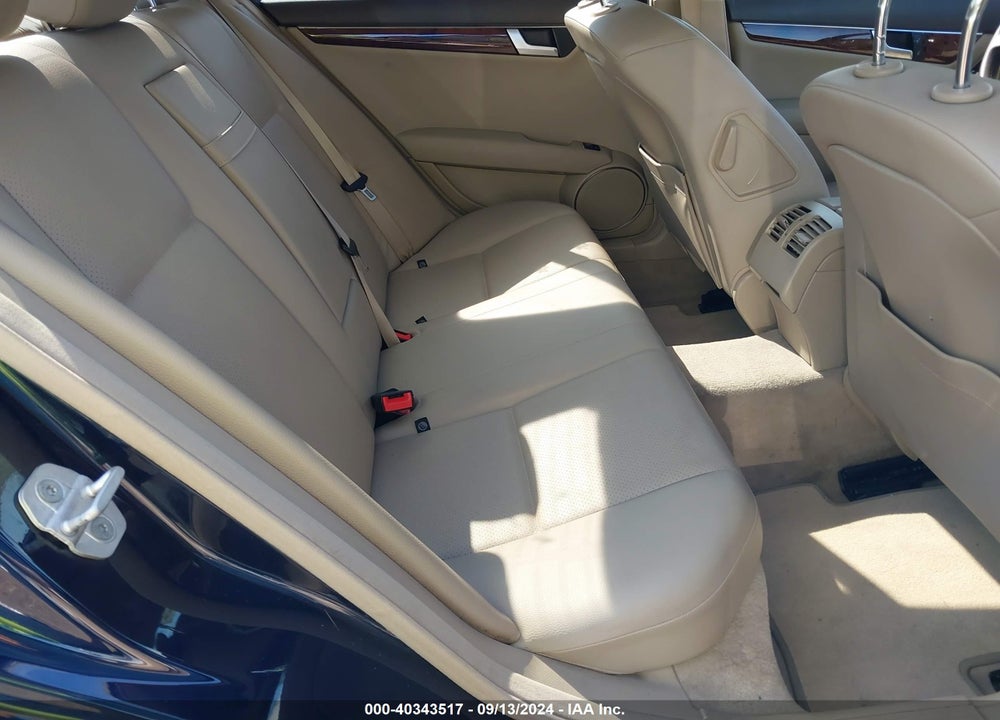 2013 MERCEDES-BENZ C 250 LUXURY/SPORT VIN: WDDGF4HB6DG100584