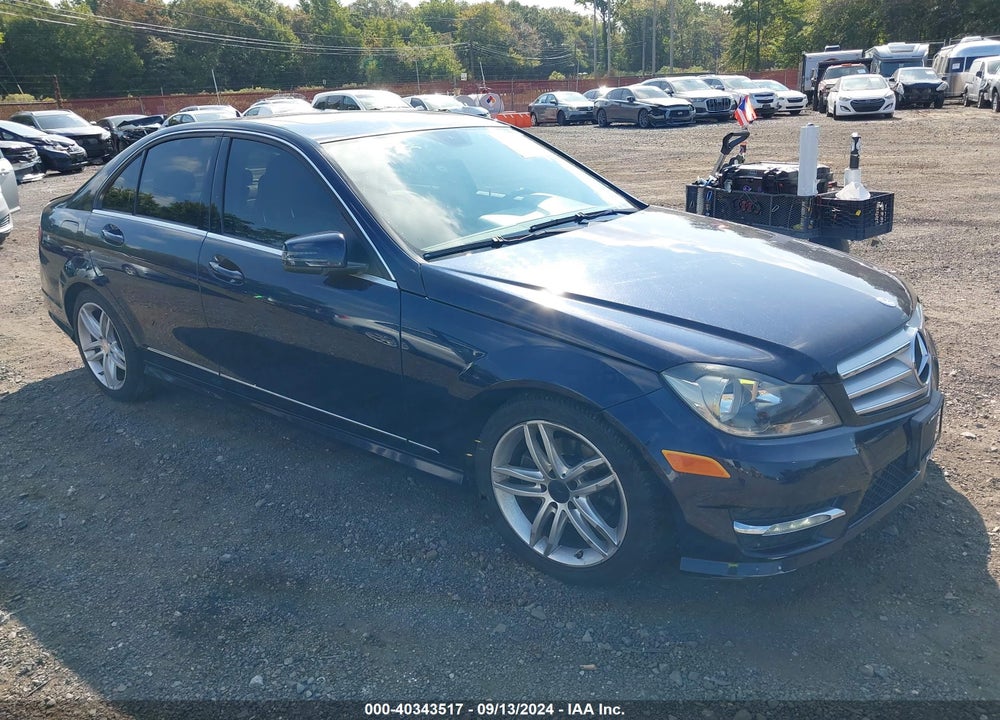 2013 MERCEDES-BENZ C 250 LUXURY/SPORT VIN: WDDGF4HB6DG100584