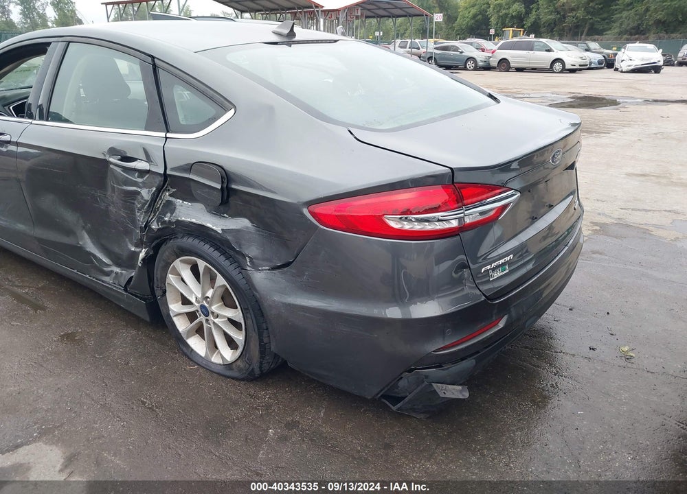 2019 FORD FUSION SE VIN: 3FA6P0HD5KR112475