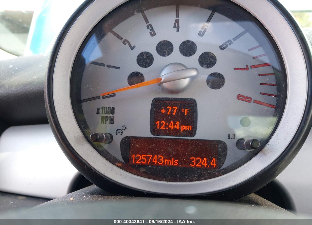 2009 MINI COOPER VIN: WMWMF33569TW78477