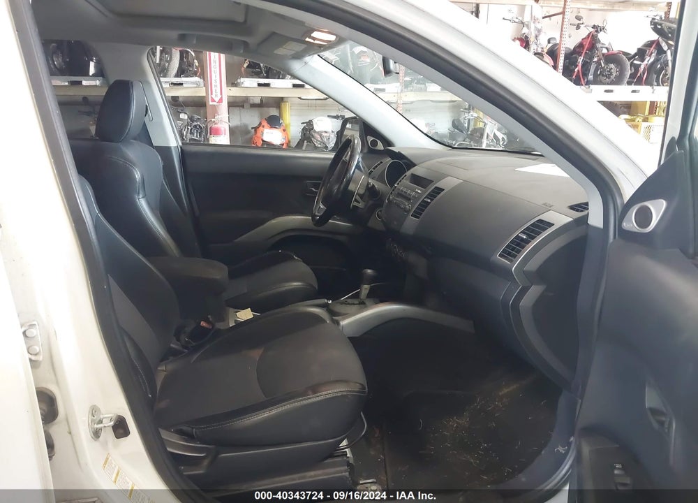 2008 MITSUBISHI OUTLANDER SE VIN: JA4LT31W48Z015935