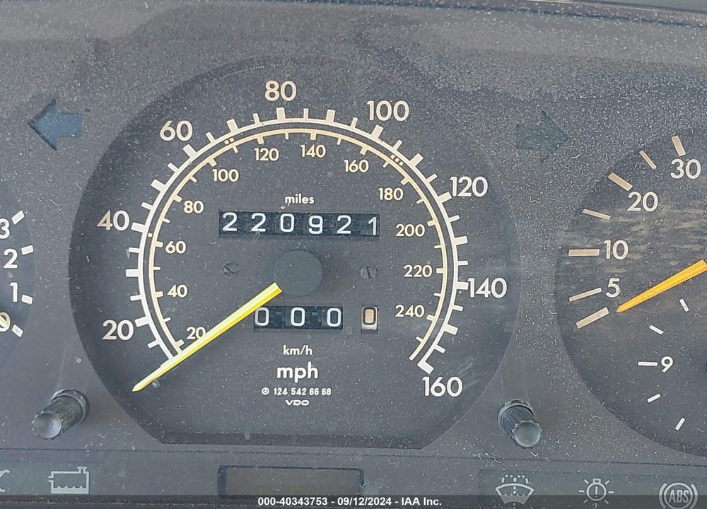 1991 MERCEDES-BENZ 300 E VIN: WDBEA30D4MB378578
