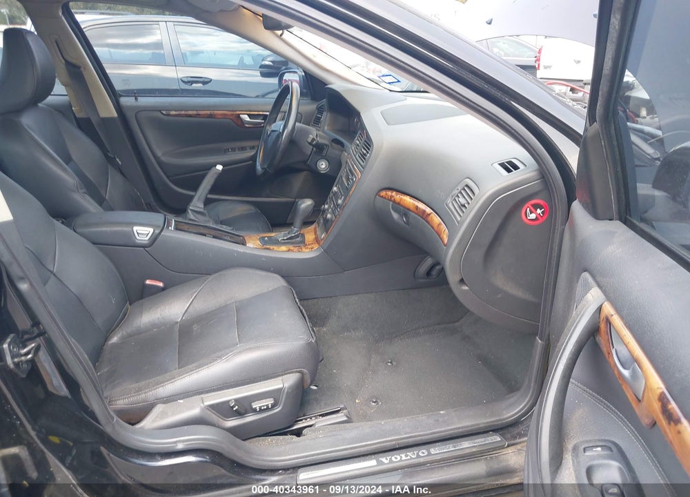 2006 VOLVO S60 2.5T VIN: YV1RS592162512389
