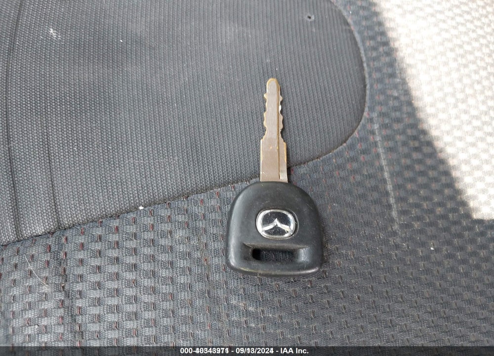 2007 MAZDA 3 S SPORT VIN: JM1BK143171650442