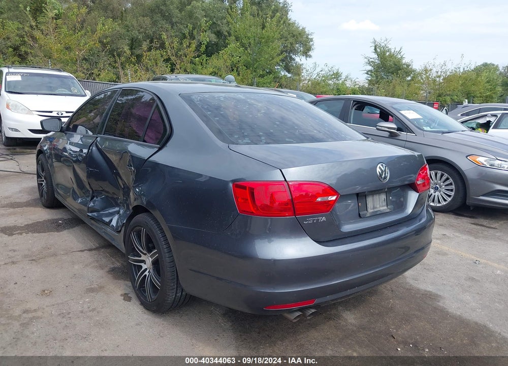 2013 VOLKSWAGEN JETTA 2.0L S VIN: 3VW2K7AJ2DM288414